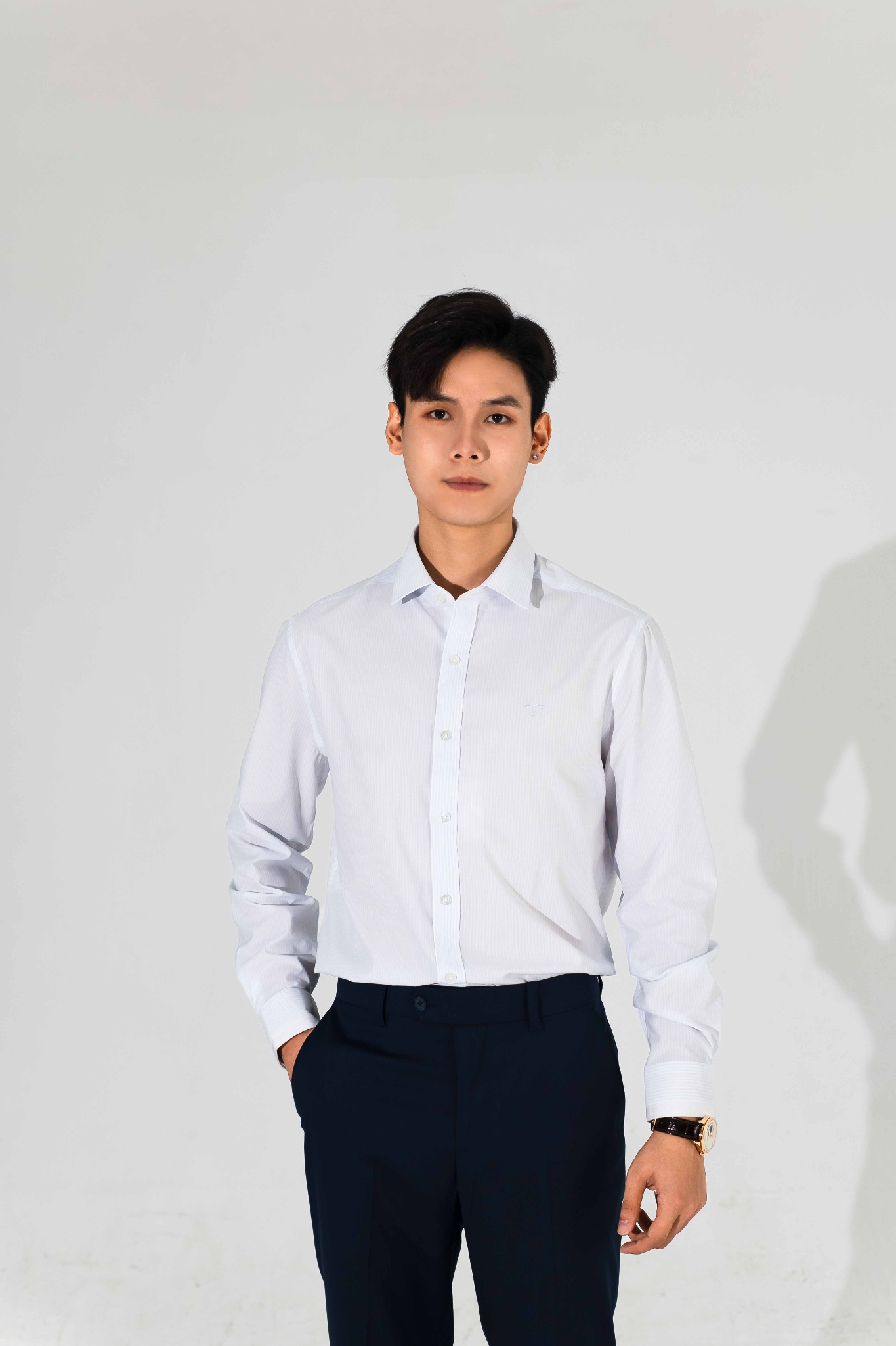 20240109_OnjVhU96SM Ảnh của Áo sơ mi nam dài tay công sở Dugarco hoạ tiết kẻ sọc nhỏ - 238SM21091